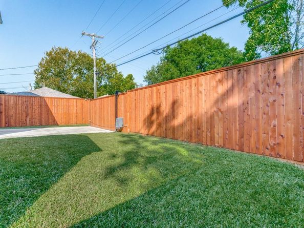 10641  Larchfield Lane , Dallas Texas 75238