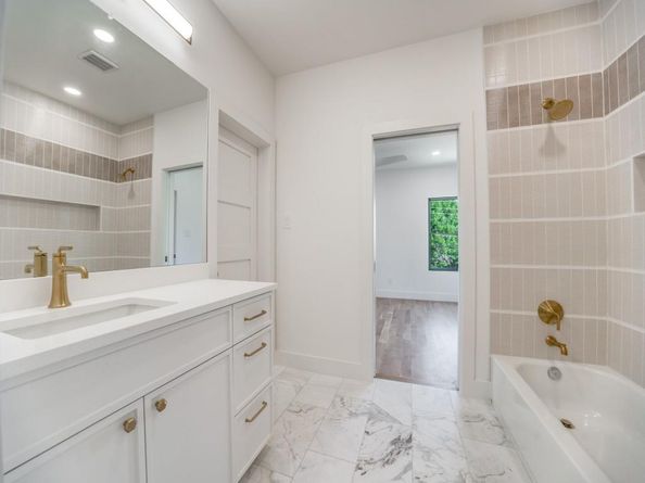 10641  Larchfield Lane , Dallas Texas 75238