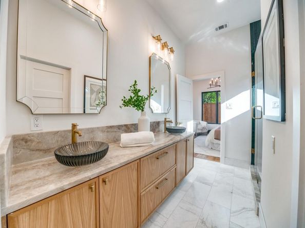 10641  Larchfield Lane , Dallas Texas 75238