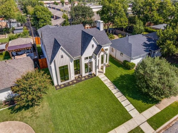 10641  Larchfield Lane , Dallas Texas 75238