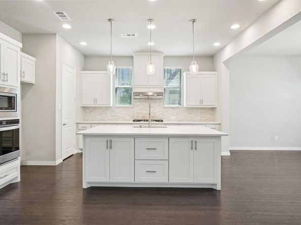 1573  William Way , Irving Texas 75063