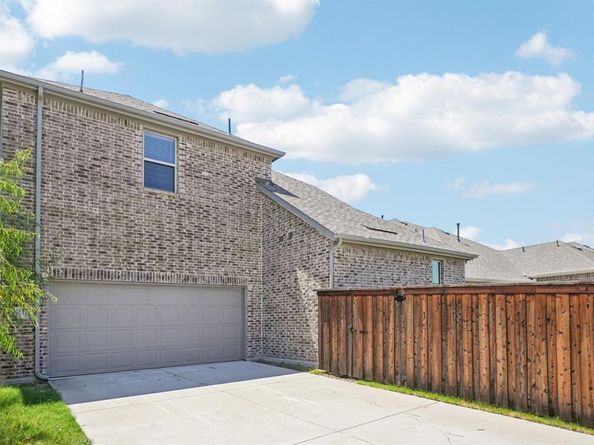 1573  William Way , Irving Texas 75063