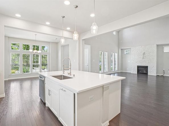 1573  William Way , Irving Texas 75063