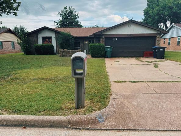 3529  Kelvin Avenue , Fort Worth Texas 76133