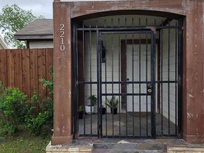 2210  Eugene Street , Dallas Texas 75215