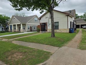 2210  Eugene Street , Dallas Texas 75215