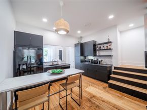729 N Bishop Avenue , Dallas Texas 75208