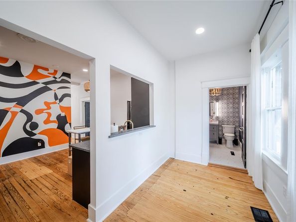 729 N Bishop Avenue , Dallas Texas 75208