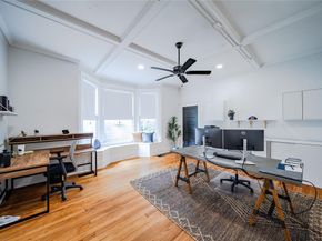729 N Bishop Avenue , Dallas Texas 75208