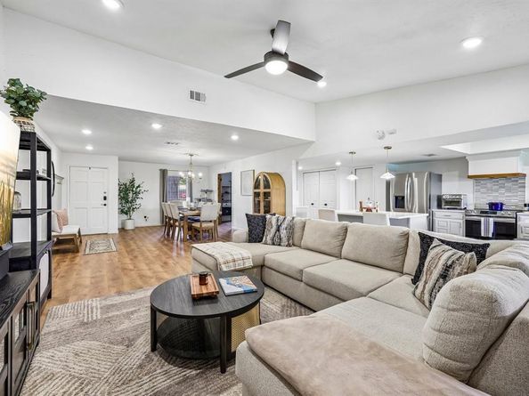 2927  Winterberry Drive , Carrollton Texas 75007