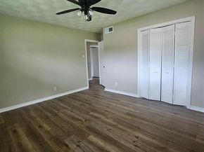 5907  Shady Crest Trail , Dallas Texas 75241