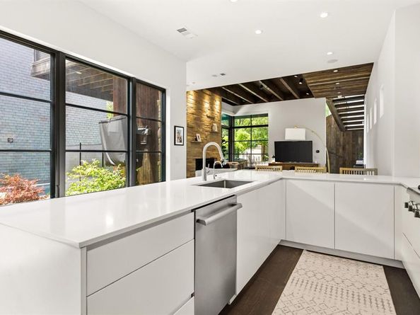 20  Vanguard Way , Dallas Texas 75243