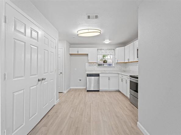 3607  Pinebrook Drive , Dallas Texas 75241