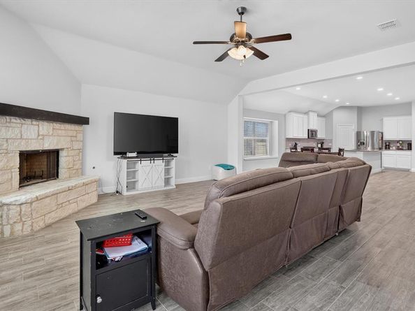1233  Collett Sublett Road , Kennedale Texas 76060