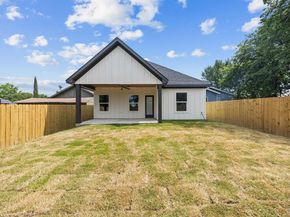 1004 W Broadus Avenue , Fort Worth Texas 76115