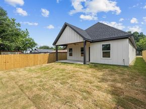 1004 W Broadus Avenue , Fort Worth Texas 76115
