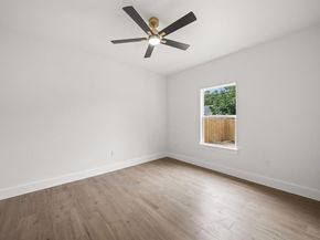 1004 W Broadus Avenue , Fort Worth Texas 76115