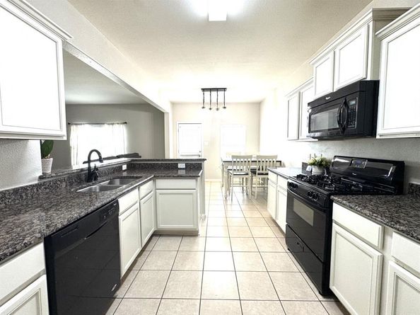 1100  Port Way , Crowley Texas 76036