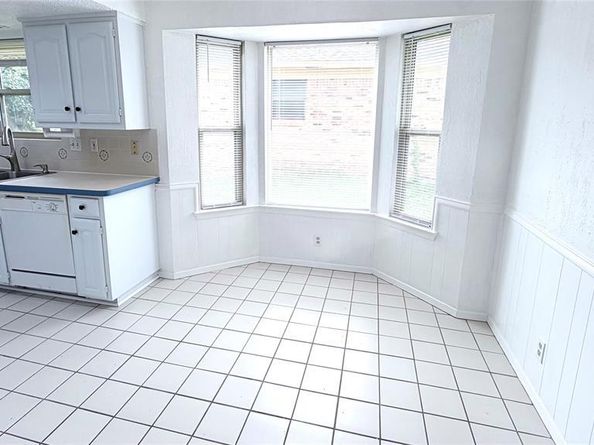1521  Leicester Street , Garland Texas 75044