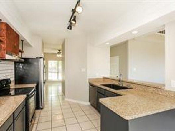 813  Lionel Way , Fort Worth Texas 76108