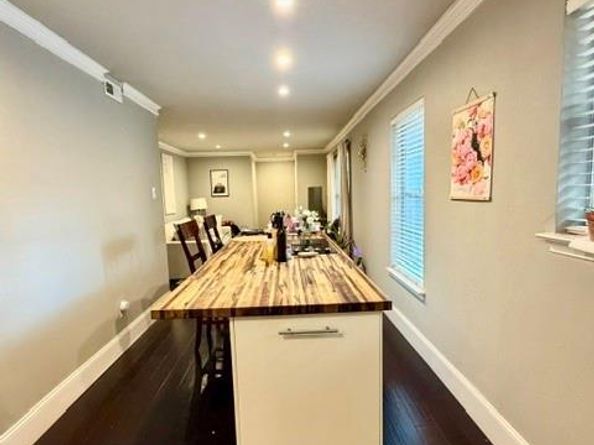 4219  Avondale Avenue  215, Dallas Texas 75219