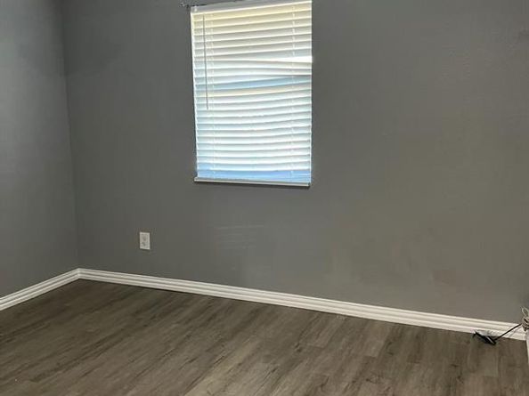 2419 N Prairie Creek Road , Dallas Texas 75227
