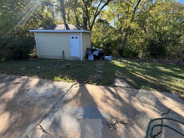 2419 N Prairie Creek Road , Dallas Texas 75227