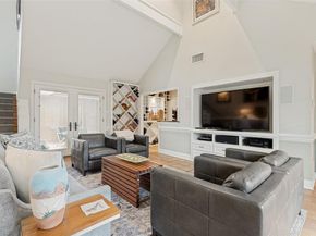 2405  Bluffview Court , Arlington Texas 76011