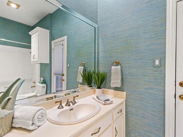 8644  Breakers Point , Dallas Texas 75243