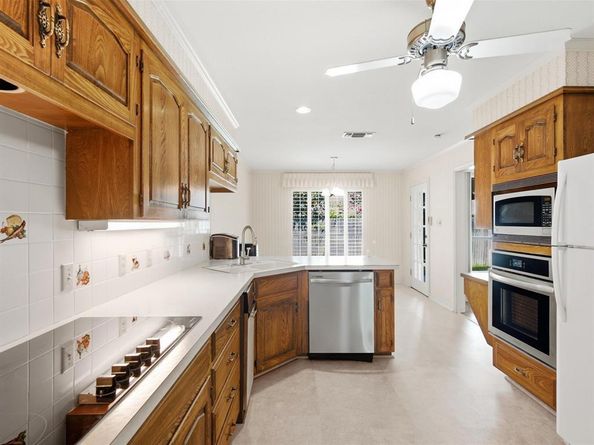7005  Baseline Lane , Fort Worth Texas 76133