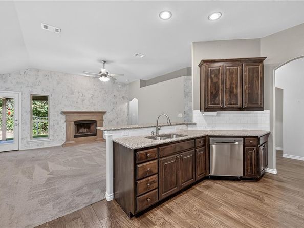 116  Wilson Cliff Drive , White Settlement Texas 76108