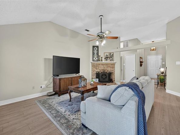 2103  Meadowview Drive , Corinth Texas 76210