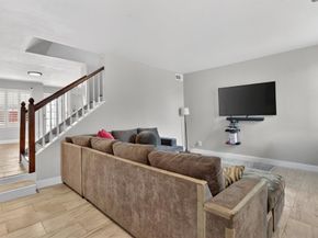 7175  Fair Oaks Avenue  55, Dallas Texas 75231