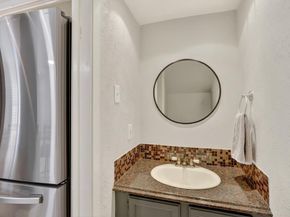 7175  Fair Oaks Avenue  55, Dallas Texas 75231