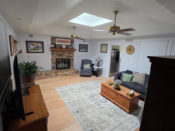 1210  Vicksburg Drive , Garland Texas 75041