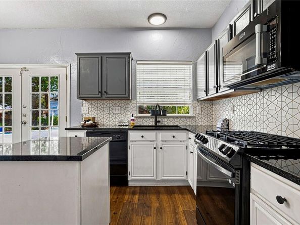 5203  Rio Court , Arlington Texas 76017