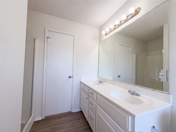 8025  Blue Duck Trail , Arlington Texas 76002