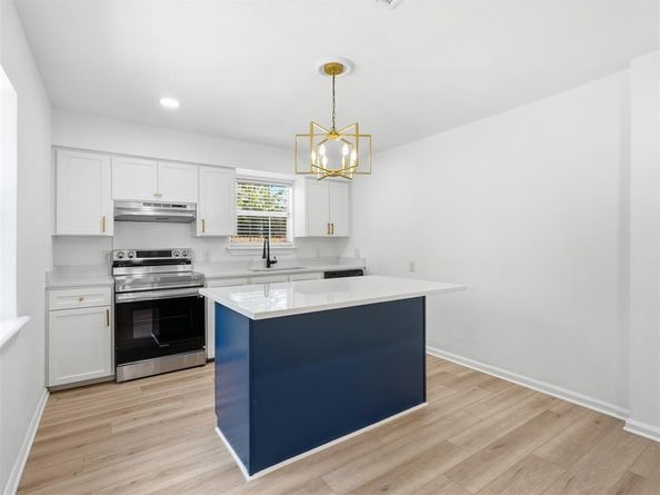2939  Hillglenn Road , Dallas Texas 75228