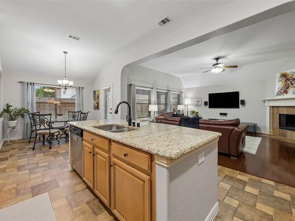 2723  Ponce De Leon  , Grand Prairie Texas 75054