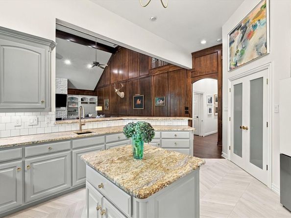 700  Glen Abbey Drive , Mansfield Texas 76063