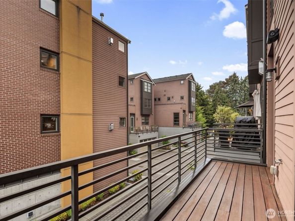 3201 W Lynn Street, Seattle WA 98199