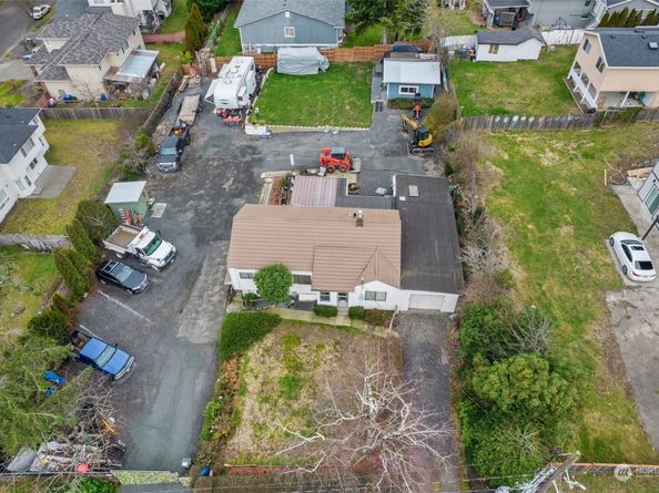 2416 NE 16th Street, Renton WA 98056