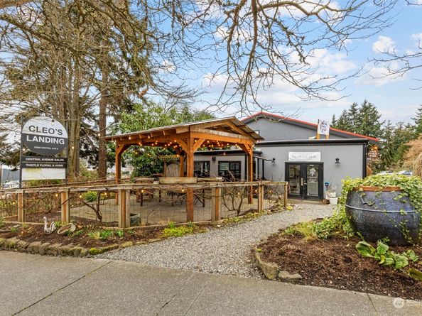 25960 Central Avenue NE, Kingston WA 98346