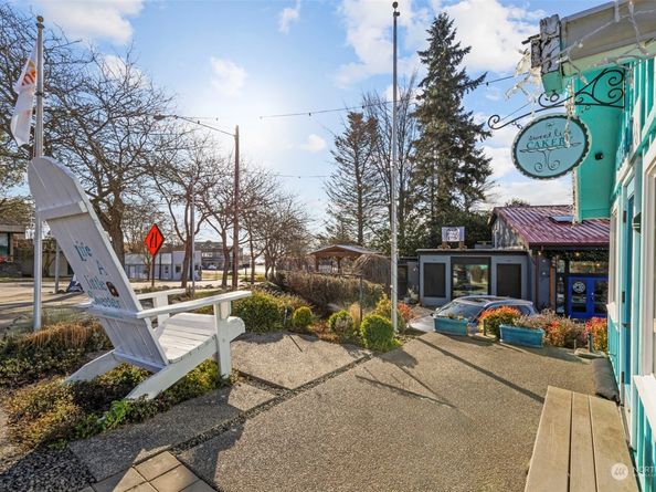 25960 Central Avenue NE, Kingston WA 98346