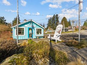 25960 Central Avenue NE, Kingston WA 98346