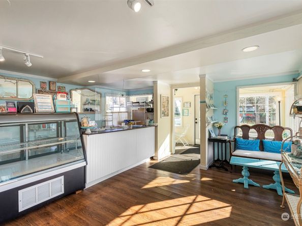 25960 Central Avenue NE, Kingston WA 98346