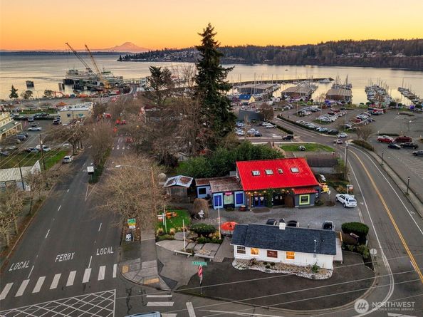 25960 Central Avenue NE, Kingston WA 98346