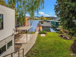 3206 Portage Bay Place E, Seattle WA 98102