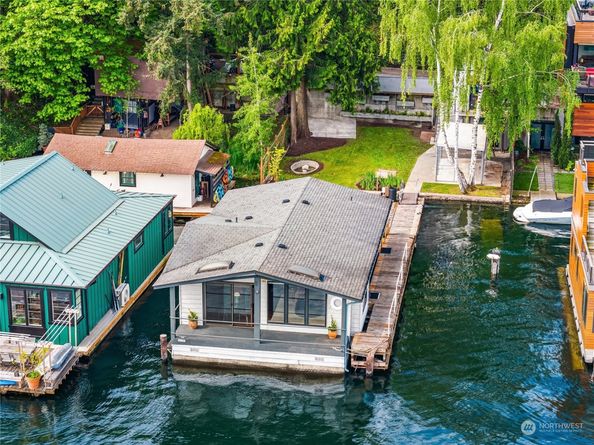 3206 Portage Bay Place E, Seattle WA 98102