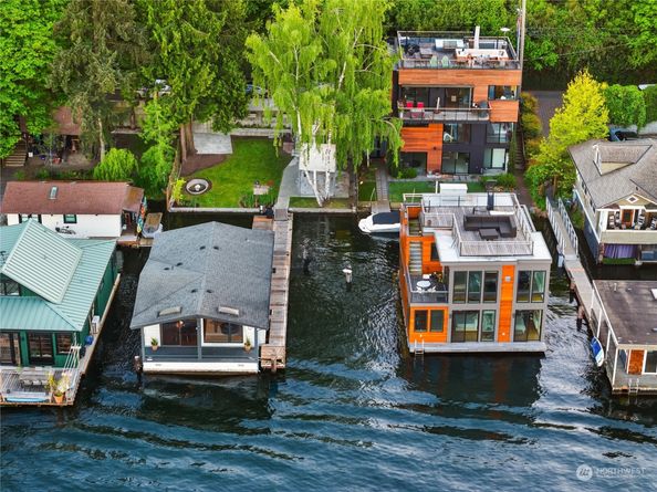 3206 Portage Bay Place E, Seattle WA 98102